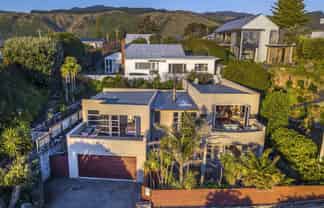 13 Karekare Road, Raumati South