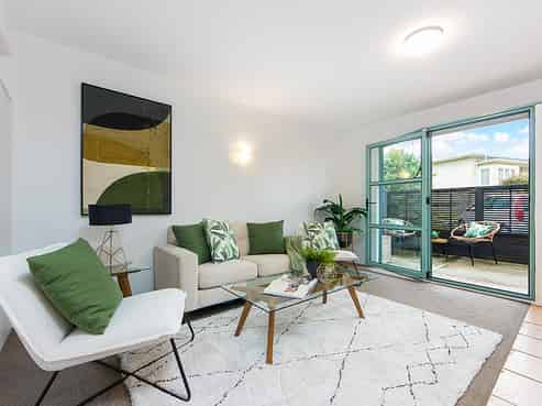 2/4 Wynyard Road, Mount Eden