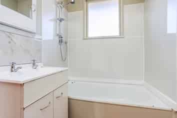 5/458 West Coast Road, Glen Eden