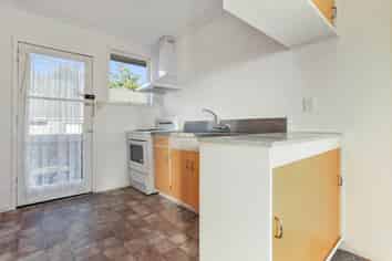 5/458 West Coast Road, Glen Eden