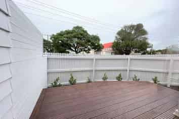 42 Boon lane, Aukopae