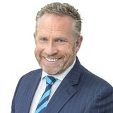 Christopher 0032800000qFAk7AAG James 0032800000qFAk7AAG