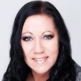 Amy 0032800000qFHy5AAG Alexander 0032800000qFHy5AAG