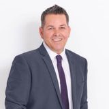 Daniel 0032800000qFILoAAO Henderson 0032800000qFILoAAO