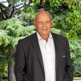 Michael 0032800000qFAK5AAO Bennett 0032800000qFAK5AAO