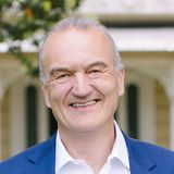 Dennis 0032y000008OzzgAAC White 0032y000008OzzgAAC